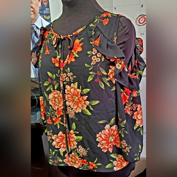 Black, Orange, Flowered, Off the Shoulder Shirt - Picture 4 of 4